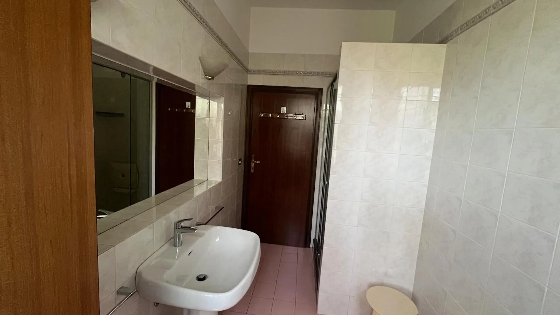 Casa Bianca Con Giardino Apartment Magreta 0*,
